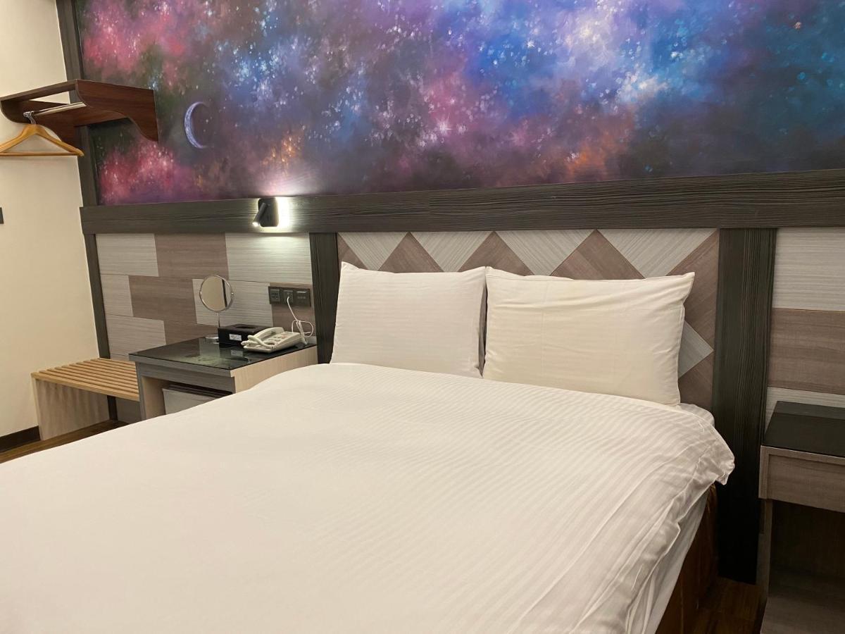 Weifeng Boutique Business Hotel - Zhanqian Branch Pingtung エクステリア 写真