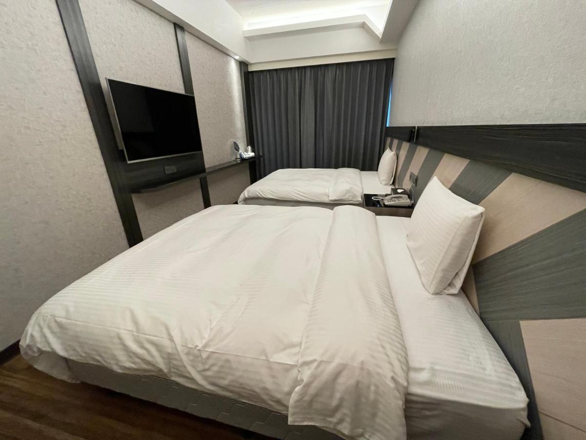 Weifeng Boutique Business Hotel - Zhanqian Branch Pingtung エクステリア 写真