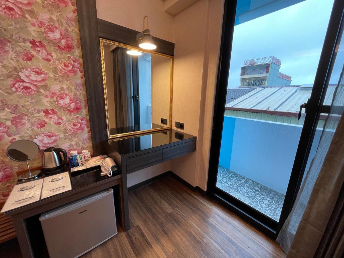 Weifeng Boutique Business Hotel - Zhanqian Branch Pingtung エクステリア 写真