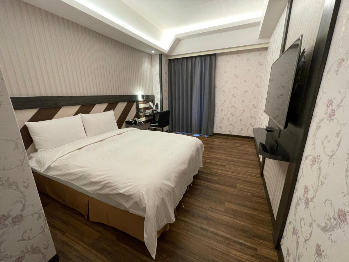 Weifeng Boutique Business Hotel - Zhanqian Branch Pingtung エクステリア 写真