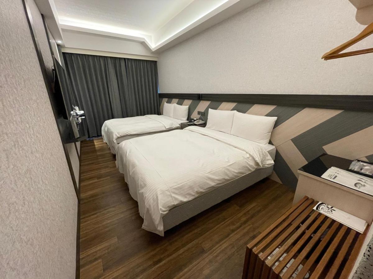 Weifeng Boutique Business Hotel - Zhanqian Branch Pingtung エクステリア 写真