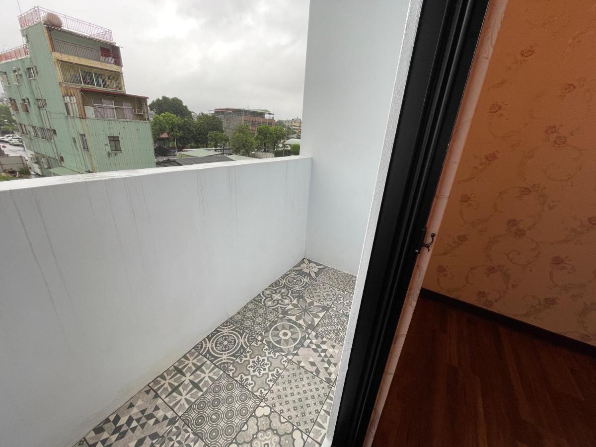Weifeng Boutique Business Hotel - Zhanqian Branch Pingtung エクステリア 写真