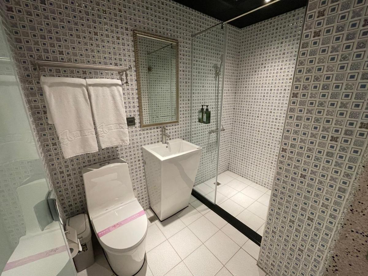 Weifeng Boutique Business Hotel - Zhanqian Branch Pingtung エクステリア 写真