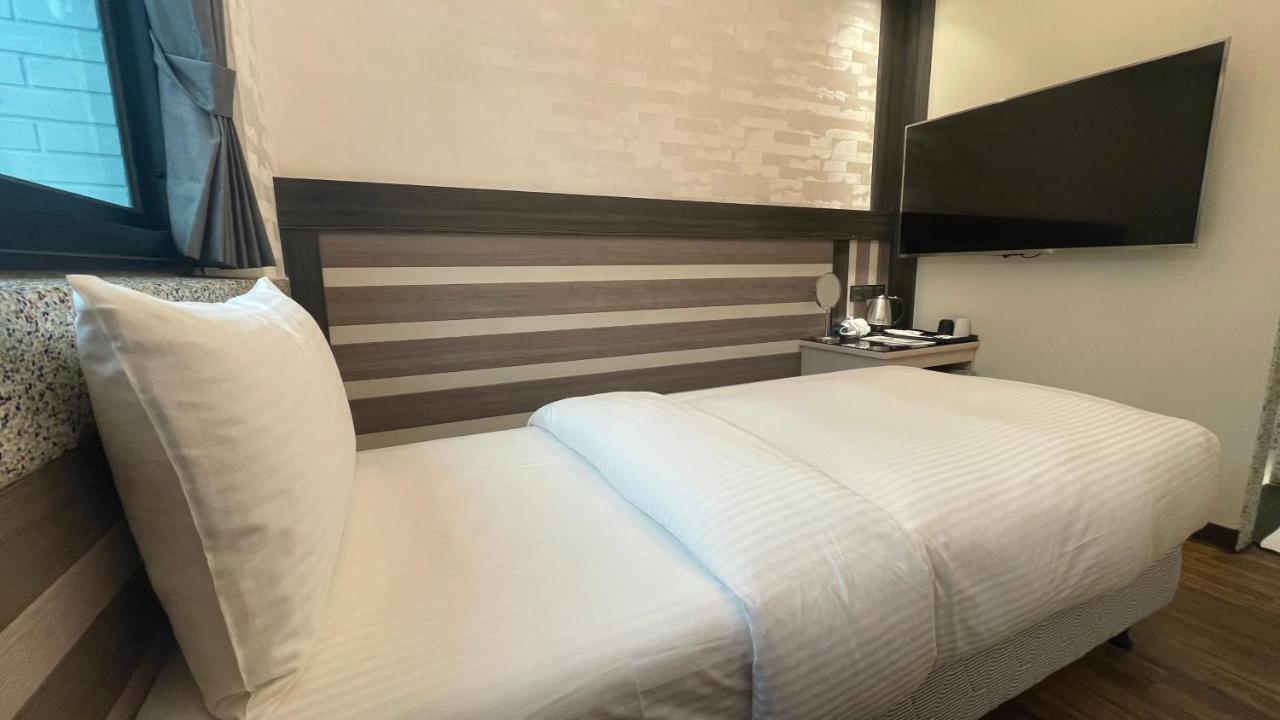 Weifeng Boutique Business Hotel - Zhanqian Branch Pingtung エクステリア 写真
