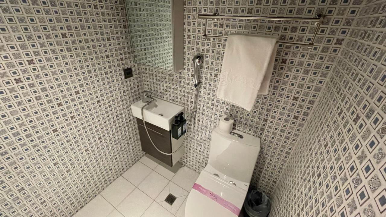 Weifeng Boutique Business Hotel - Zhanqian Branch Pingtung エクステリア 写真